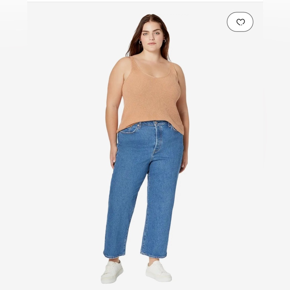 Cute Levi’s ribcage ankle jeans!
